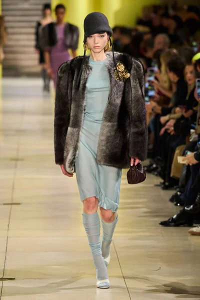 Look 61